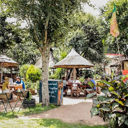 A Pousada Lebo'S Soweto Backpackers Exterior foto