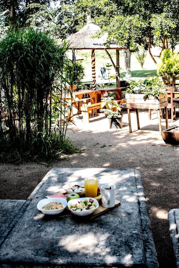 A Pousada Lebo'S Soweto Backpackers Exterior foto