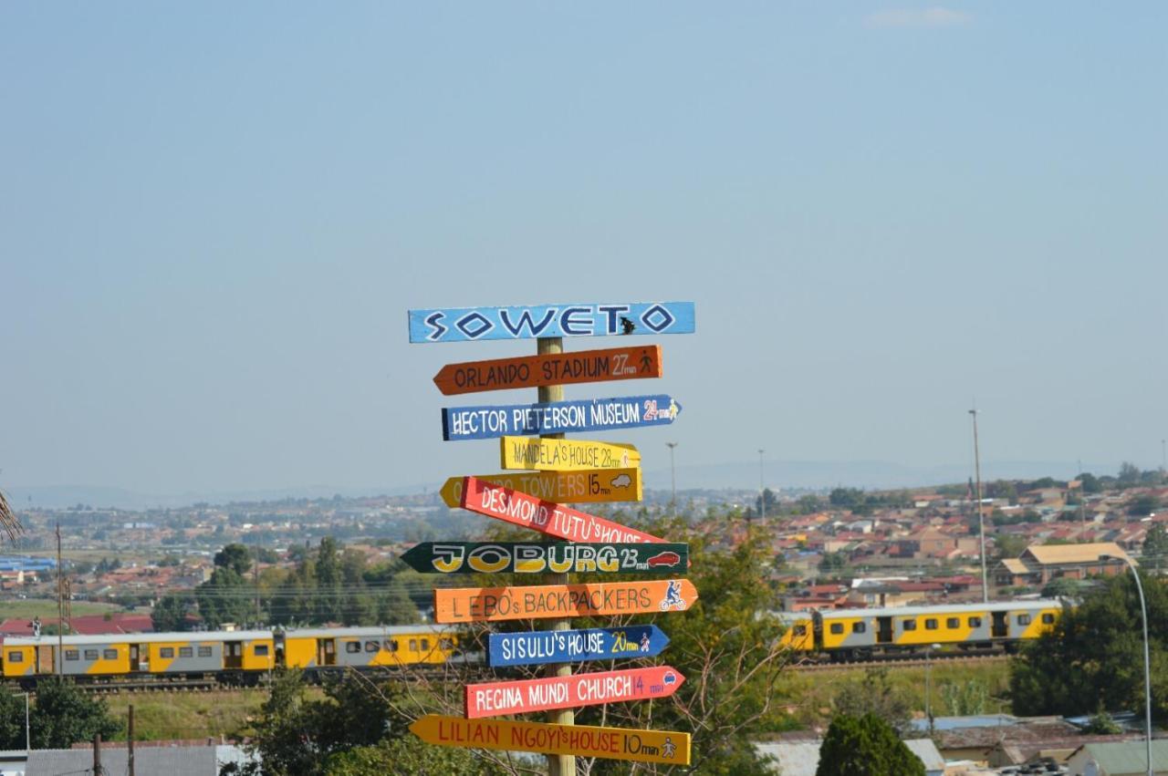 A Pousada Lebo'S Soweto Backpackers Exterior foto