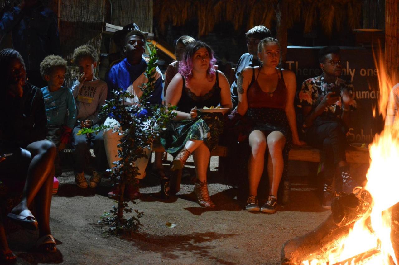 A Pousada Lebo'S Soweto Backpackers Exterior foto
