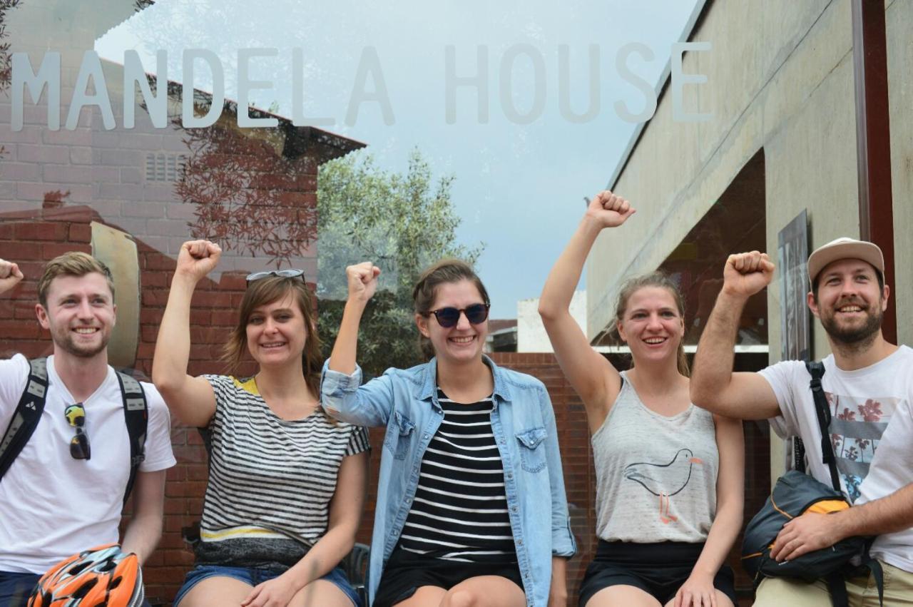 A Pousada Lebo'S Soweto Backpackers Exterior foto