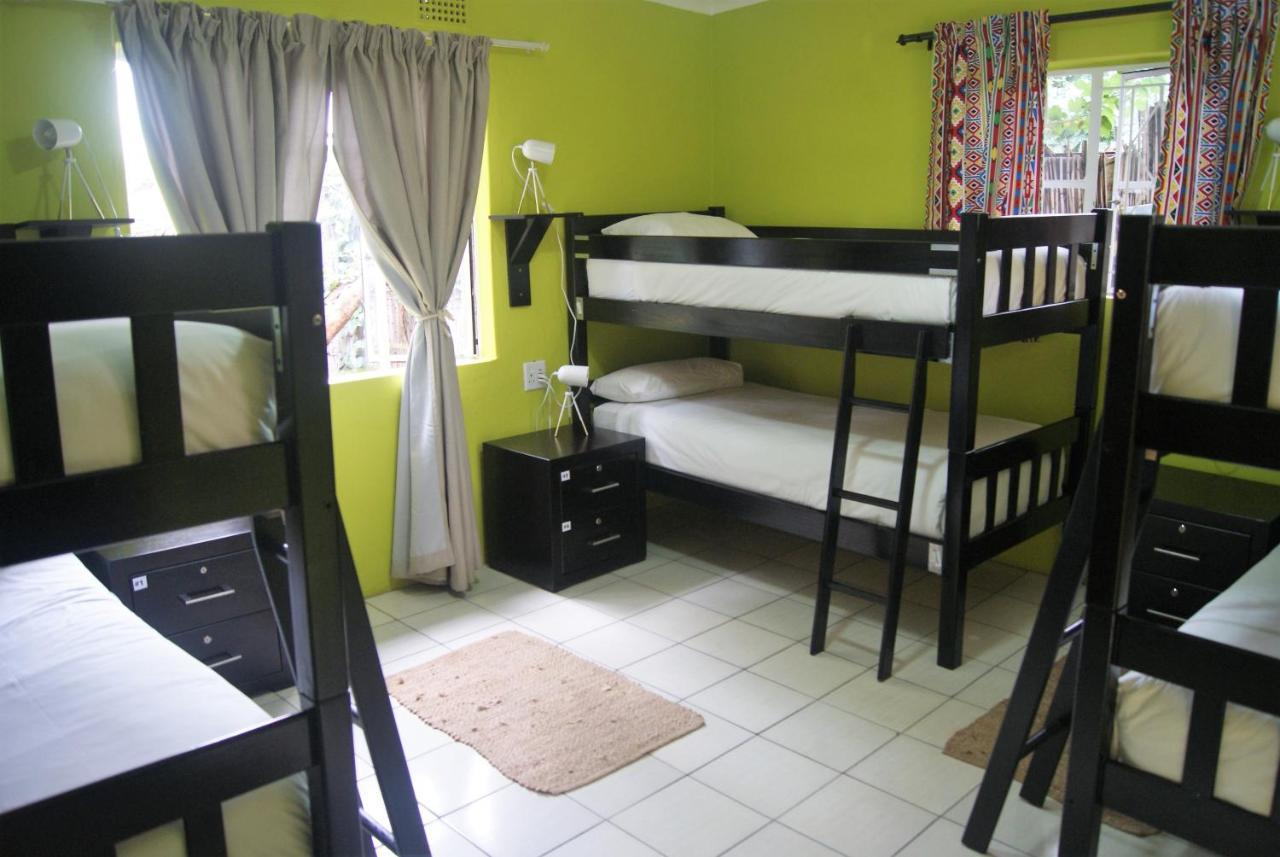 A Pousada Lebo'S Soweto Backpackers Exterior foto