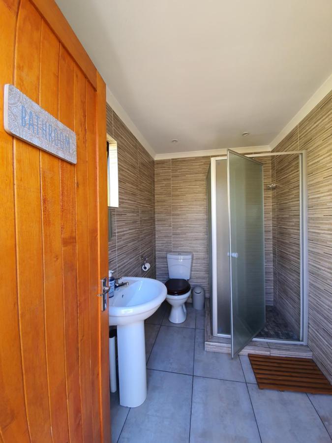 A Pousada Lebo'S Soweto Backpackers Exterior foto